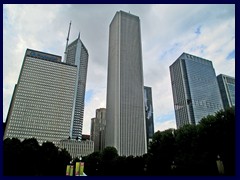 Skyline from the Loop, street level 03 - Aon Center, Prudential Plaza